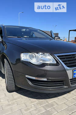 Универсал Volkswagen Passat 2008 в Новом Роздоле