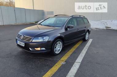 Універсал Volkswagen Passat 2011 в Полтаві