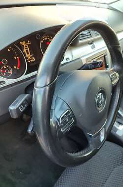 Універсал Volkswagen Passat 2011 в Полтаві