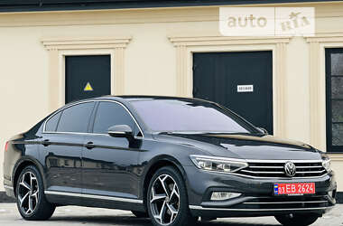 Седан Volkswagen Passat 2020 в 