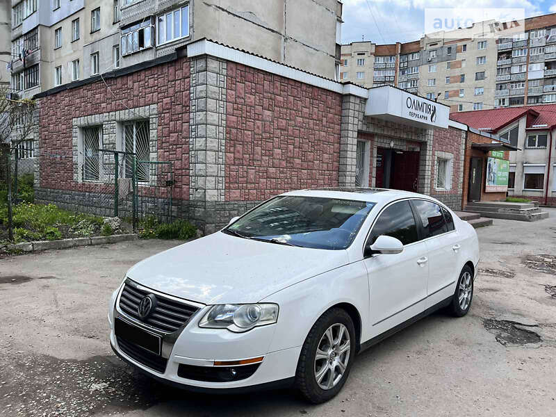 Седан Volkswagen Passat 2010 в 