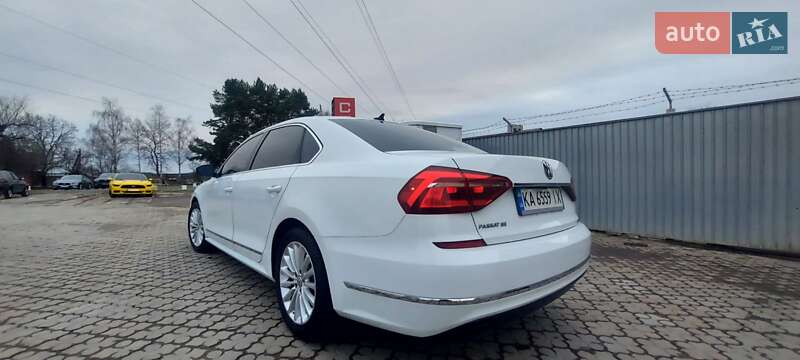 Седан Volkswagen Passat 2016 в Черновцах