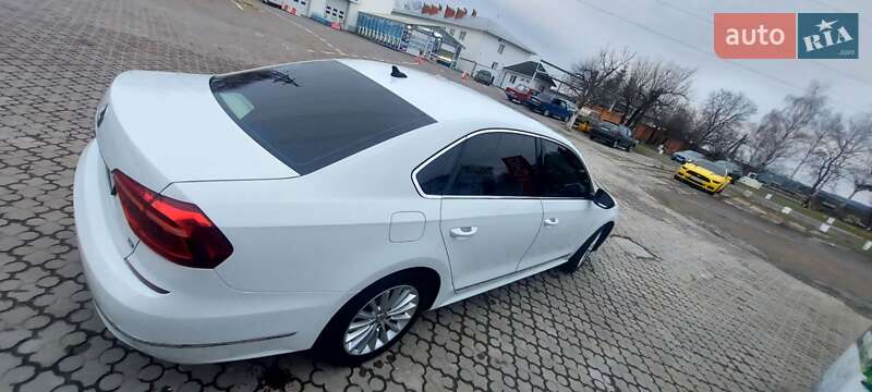 Седан Volkswagen Passat 2016 в Черновцах