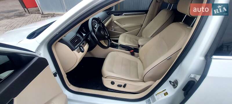 Седан Volkswagen Passat 2016 в Черновцах