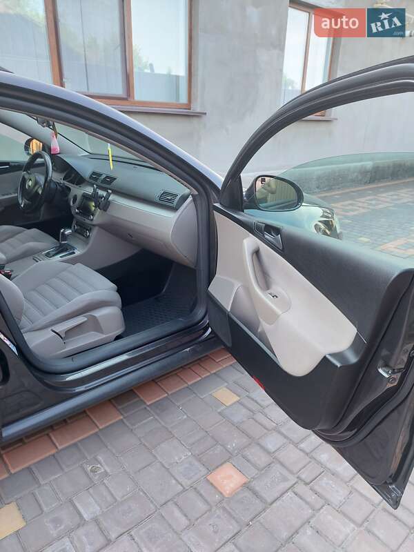Универсал Volkswagen Passat 2010 в Врадиевке