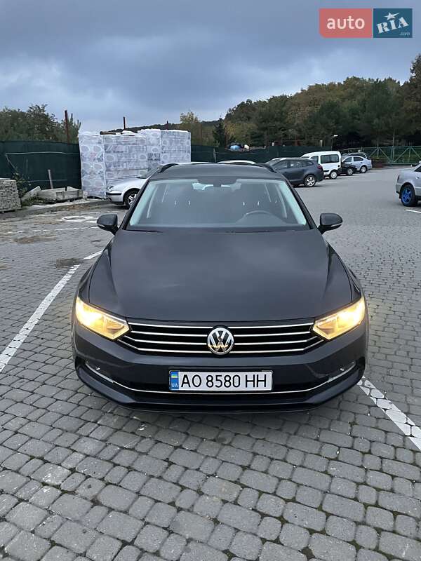 Универсал Volkswagen Passat 2016 в Ужгороде
