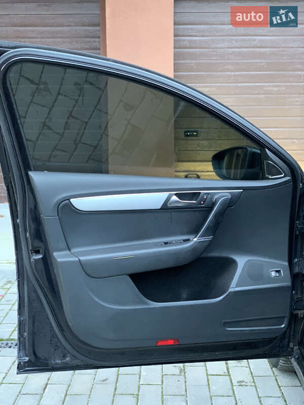 Універсал Volkswagen Passat 2013 в Стрию