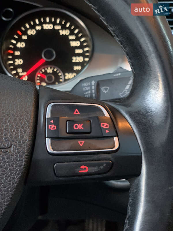 Універсал Volkswagen Passat 2013 в Стрию