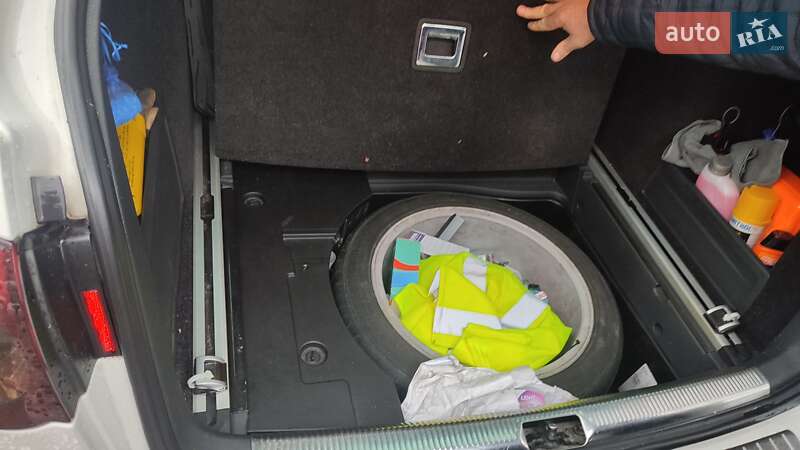 Універсал Volkswagen Passat 2010 в Тернополі