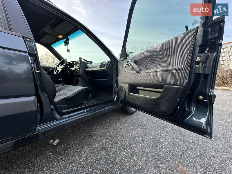 Універсал Volkswagen Passat 1992 в Харкові