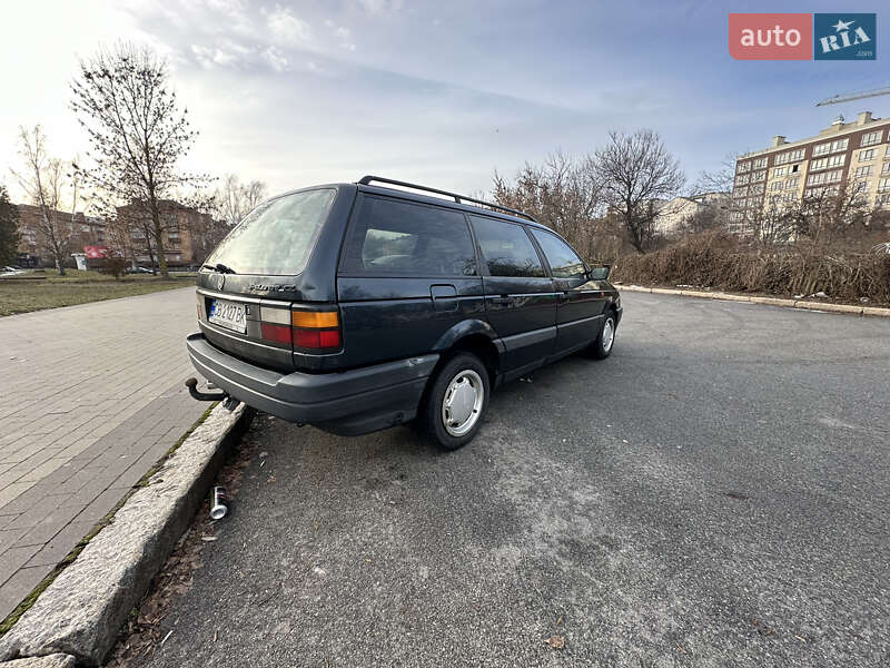Універсал Volkswagen Passat 1992 в Харкові