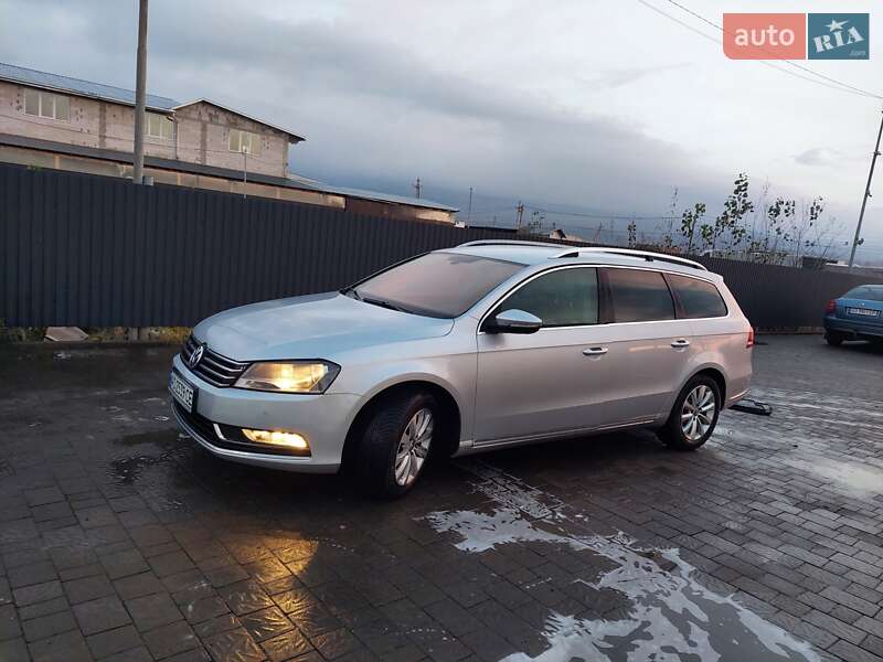 Универсал Volkswagen Passat 2012 в Тячеве