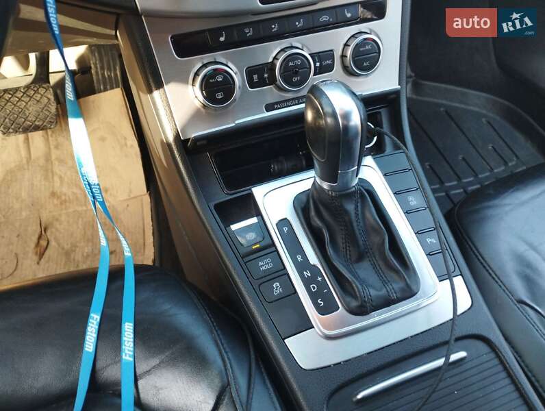 Універсал Volkswagen Passat 2012 в Жмеринці