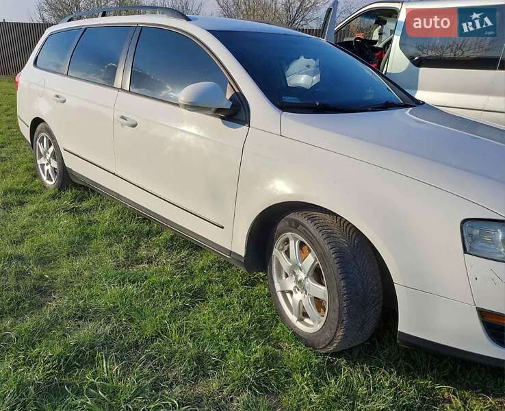 Универсал Volkswagen Passat 2006 в Нововолынске