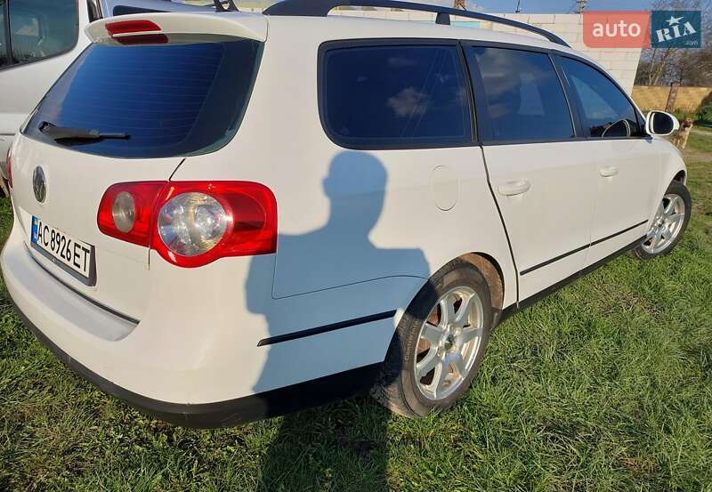 Универсал Volkswagen Passat 2006 в Нововолынске