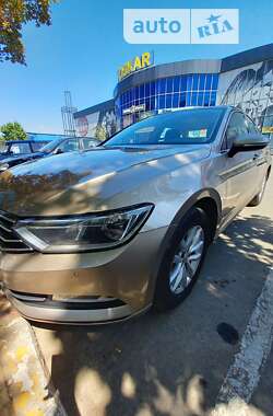 Седан Volkswagen Passat 2016 в Херсоні