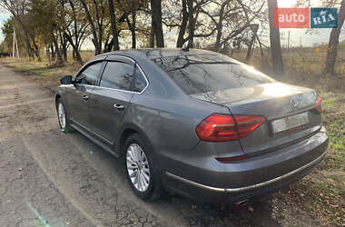 Седан Volkswagen Passat 2015 в 