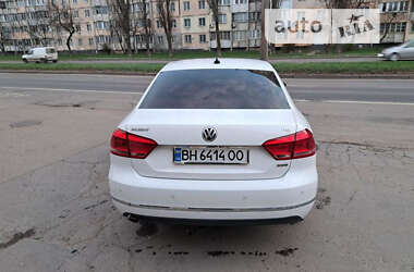 Седан Volkswagen Passat 2012 в Ивано-Франковске