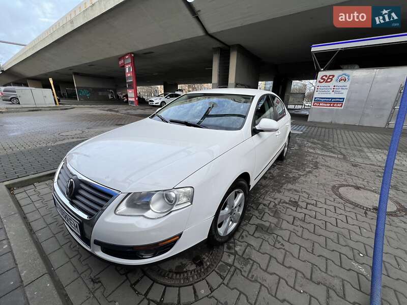 Седан Volkswagen Passat 2008 в Заставній