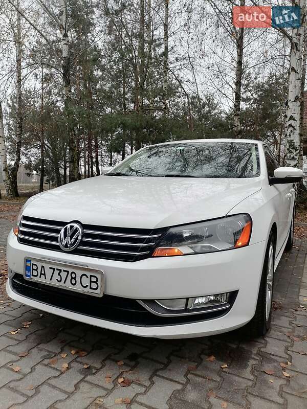 Седан Volkswagen Passat 2014 в Кропивницком