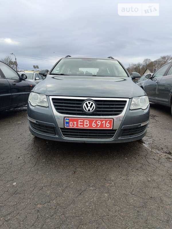 Универсал Volkswagen Passat 2010 в Горохове