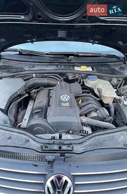 Седан Volkswagen Passat 2003 в Благовещенском