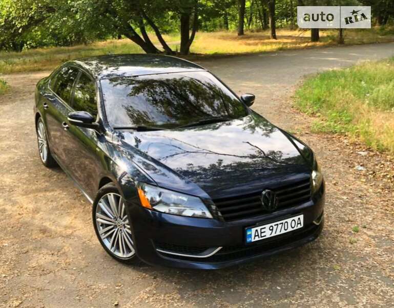 Седан Volkswagen Passat 2013 в Днепре