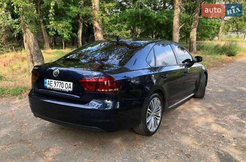 Седан Volkswagen Passat 2013 в Дніпрі
