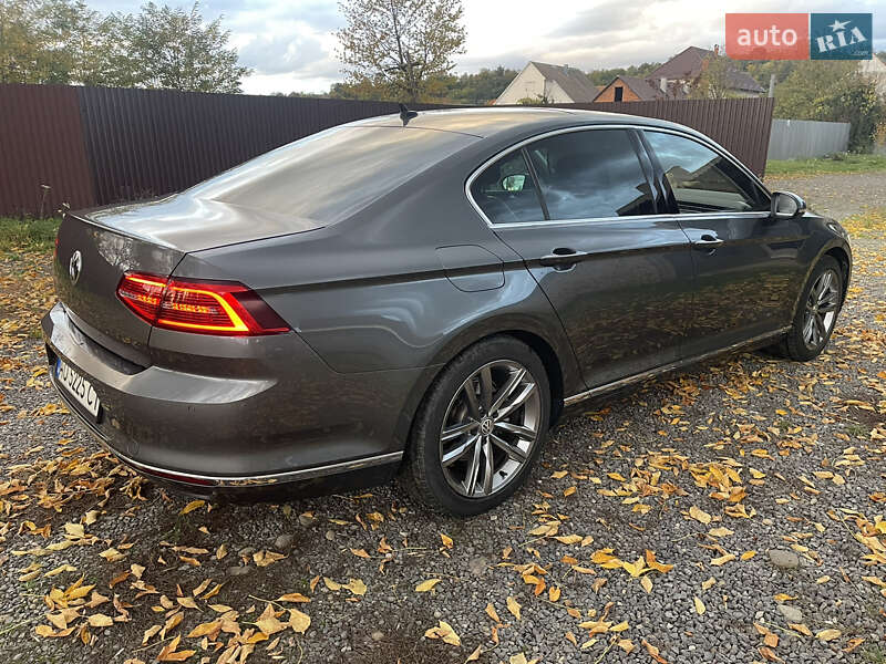 Седан Volkswagen Passat 2015 в Иршаве