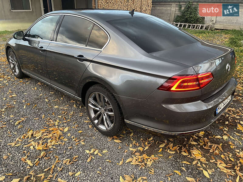 Седан Volkswagen Passat 2015 в Иршаве