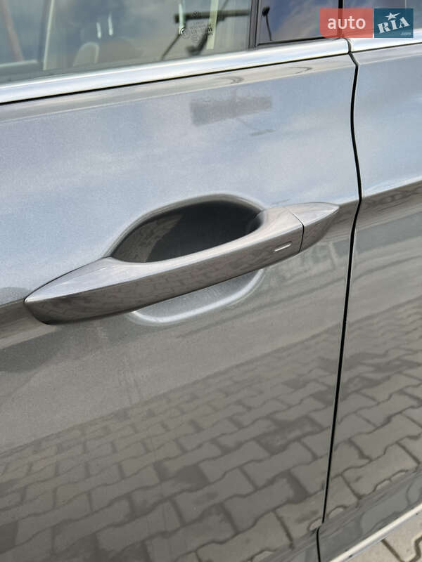 Седан Volkswagen Passat 2015 в Иршаве