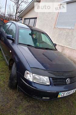 Седан Volkswagen Passat 1999 в Новоселице