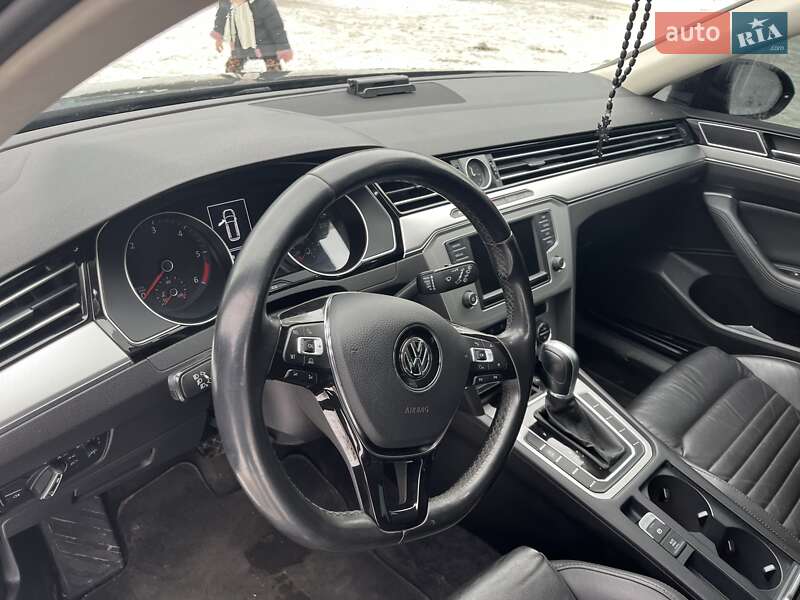 Универсал Volkswagen Passat 2017 в Запорожье