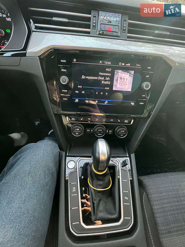 Седан Volkswagen Passat 2019 в Кропивницькому