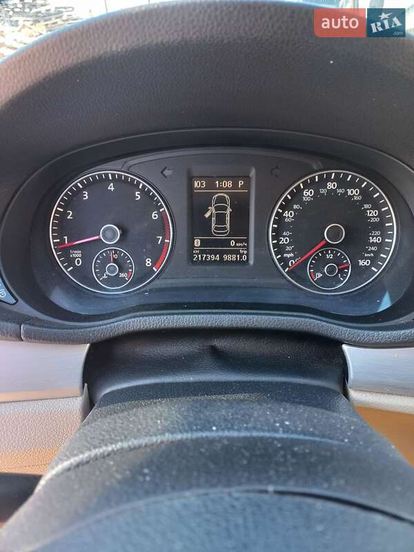 Седан Volkswagen Passat 2012 в Києві
