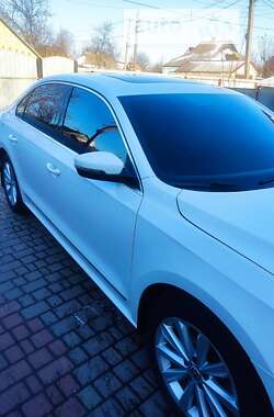 Седан Volkswagen Passat 2013 в Харькове