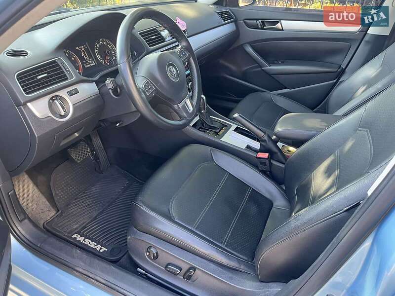 Седан Volkswagen Passat 2012 в Киеве