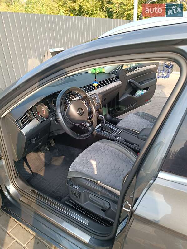 Універсал Volkswagen Passat 2017 в Харкові