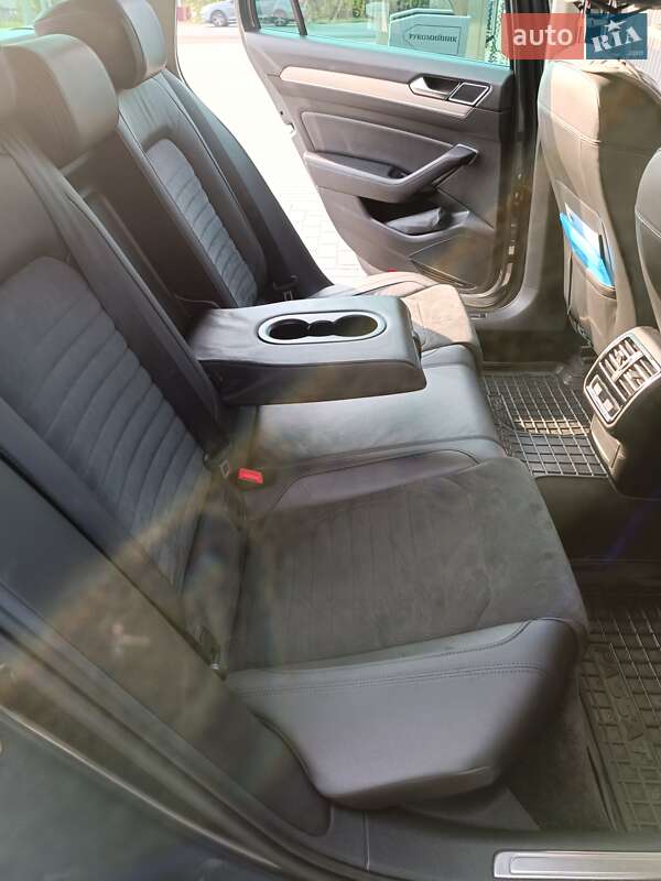 Універсал Volkswagen Passat 2017 в Харкові