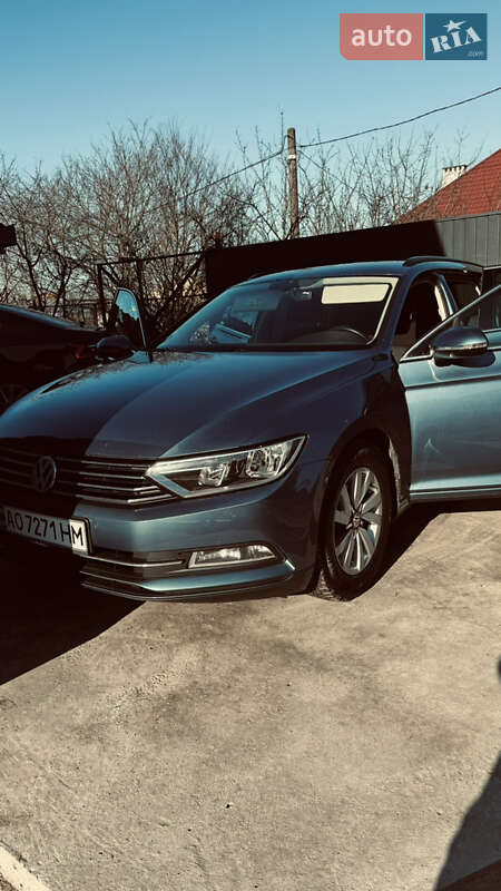 Універсал Volkswagen Passat 2015 в Ужгороді