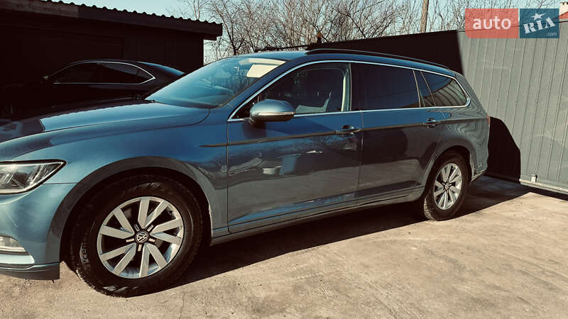 Універсал Volkswagen Passat 2015 в Ужгороді