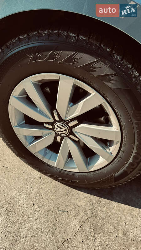 Універсал Volkswagen Passat 2015 в Ужгороді