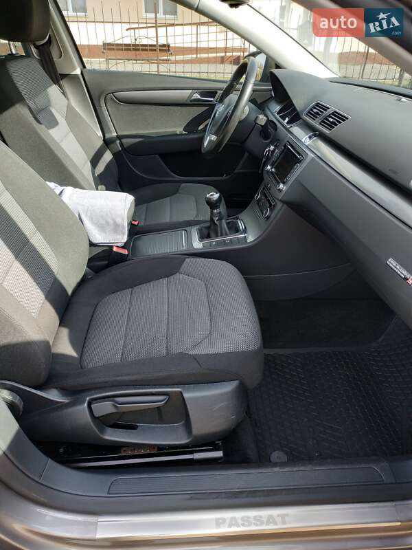 Універсал Volkswagen Passat 2011 в Шептицькому