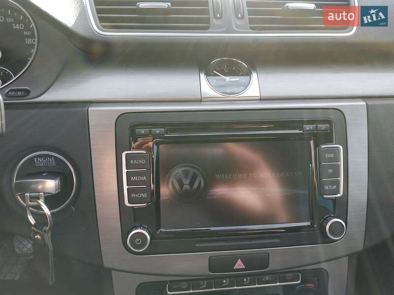 Універсал Volkswagen Passat 2011 в Шептицькому