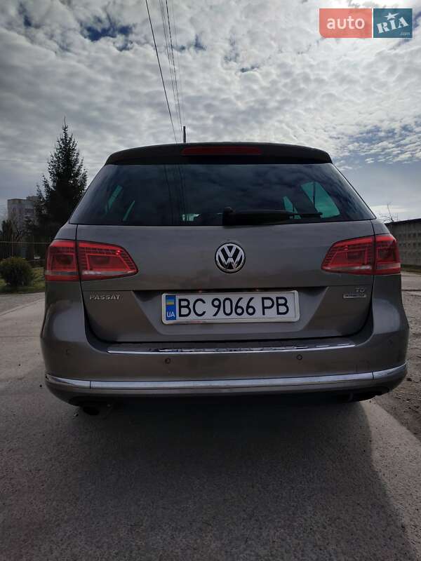 Універсал Volkswagen Passat 2011 в Шептицькому