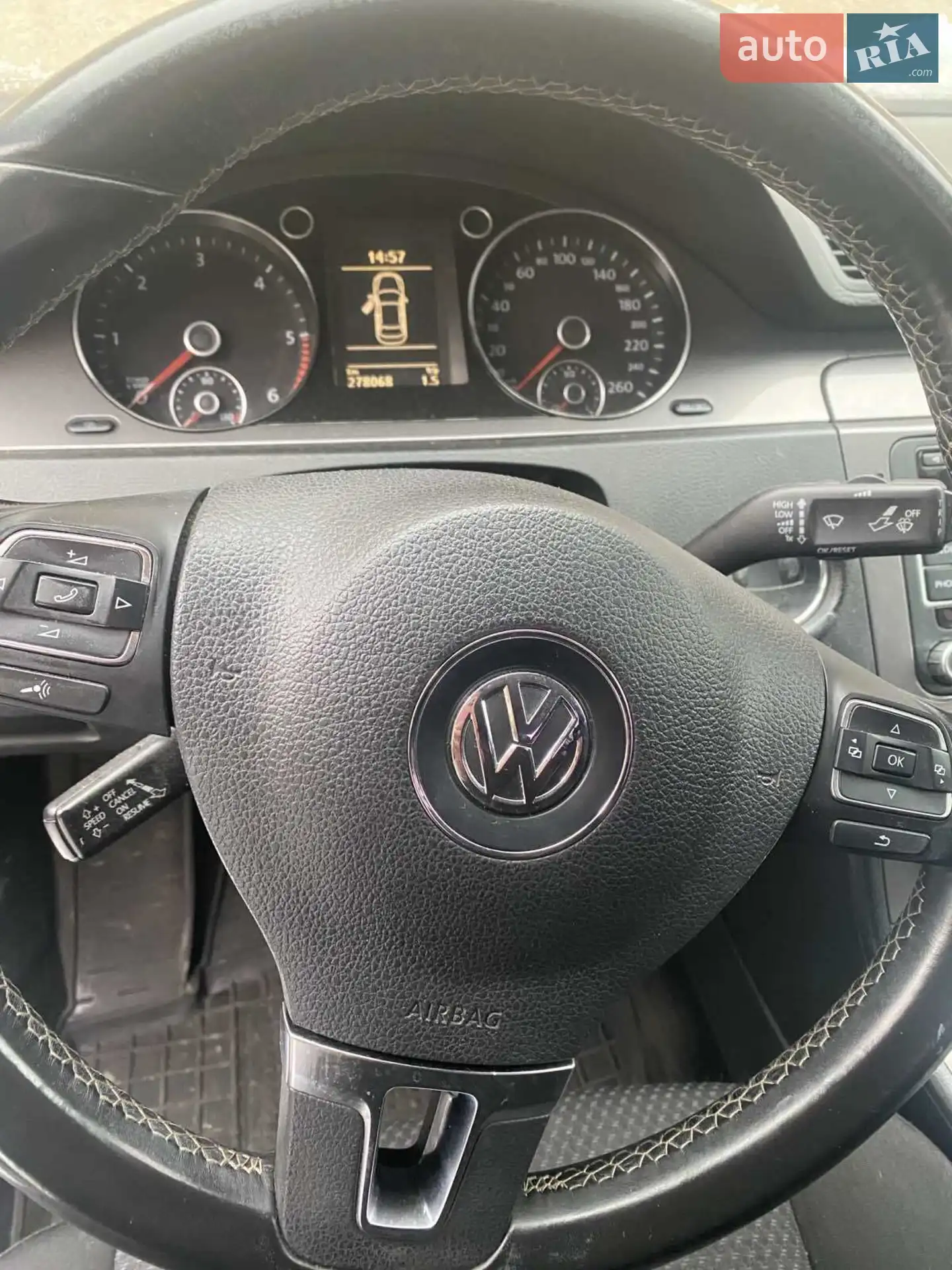 2010 Volkswagen Passat - мініатюра 8