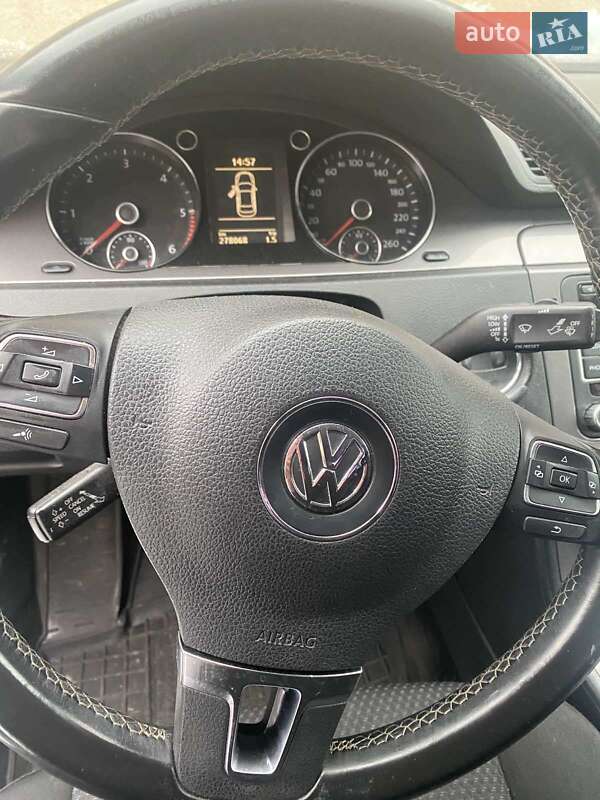 Седан Volkswagen Passat 2010 в Мукачево