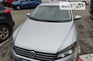 Седан Volkswagen Passat 2011 в Киеве