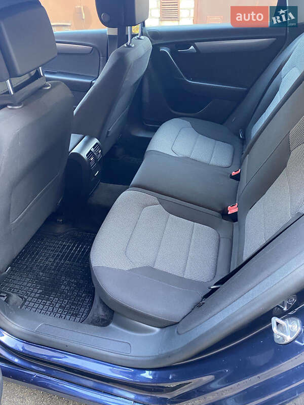 Универсал Volkswagen Passat 2012 в Киеве