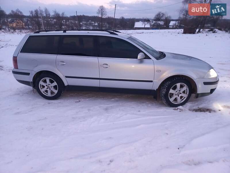 Універсал Volkswagen Passat 2004 в Надвірній